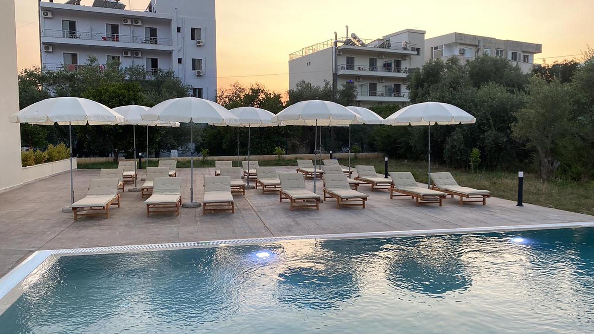 The Blue Wave Hotel Himare Eksteriør bilde