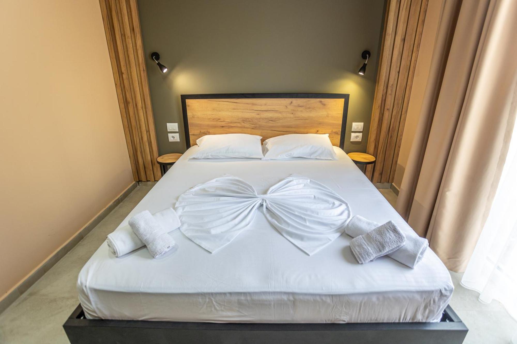 The Blue Wave Hotel Himare Eksteriør bilde