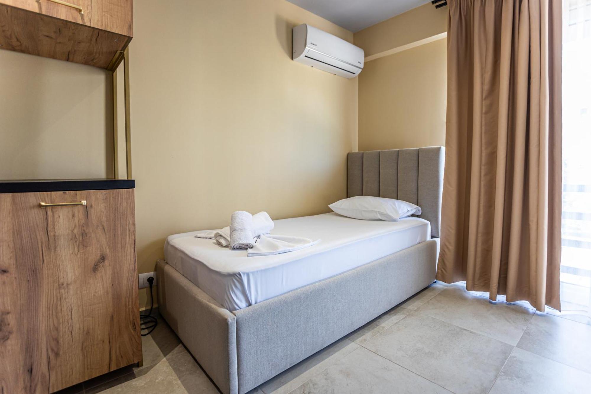 The Blue Wave Hotel Himare Eksteriør bilde