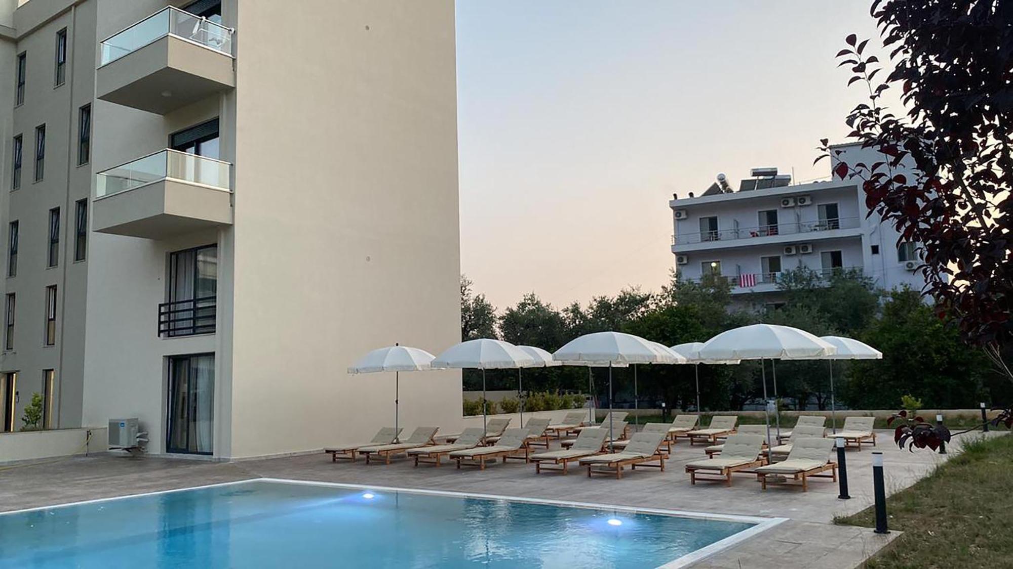 The Blue Wave Hotel Himare Eksteriør bilde