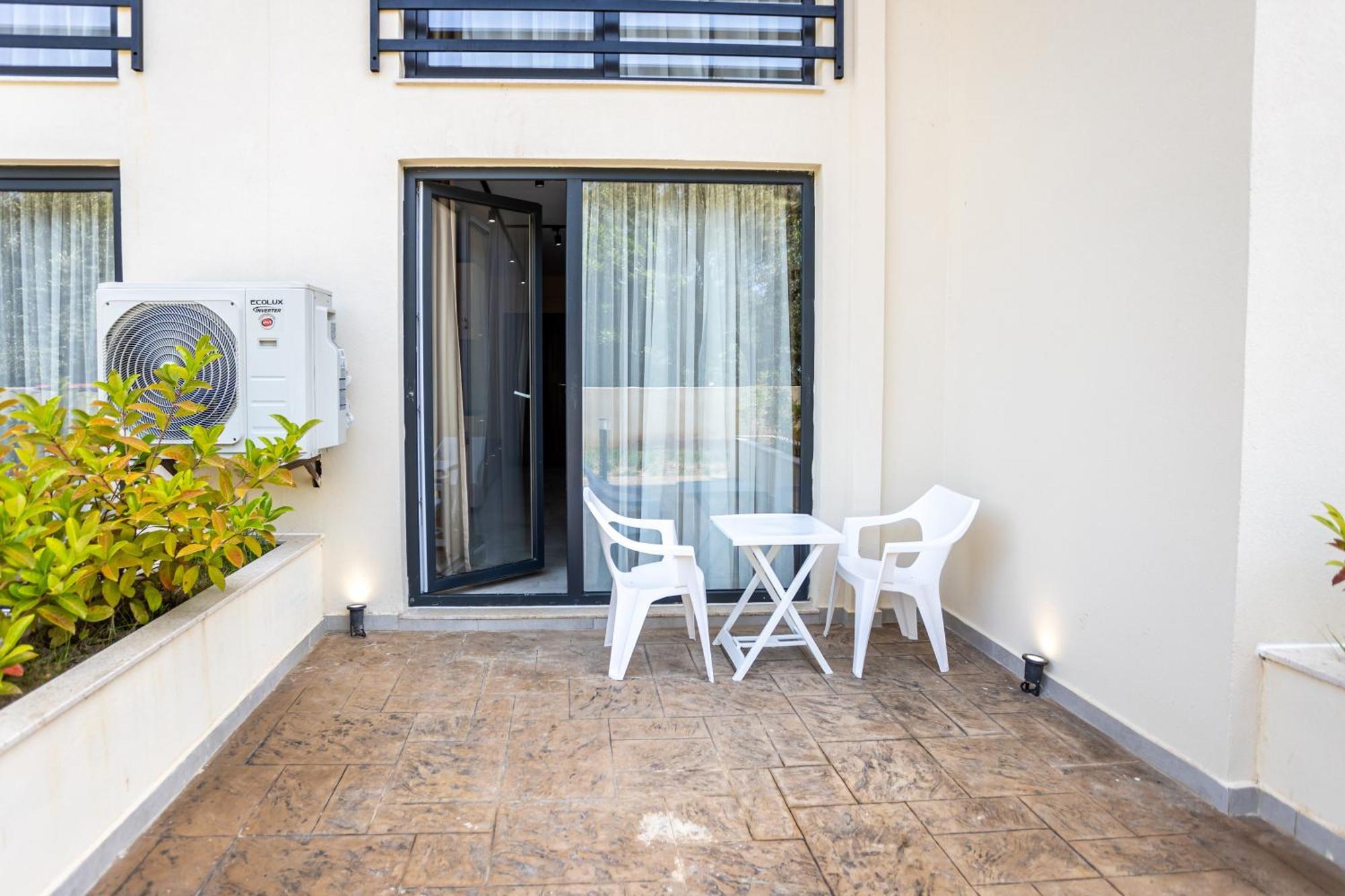 The Blue Wave Hotel Himare Eksteriør bilde