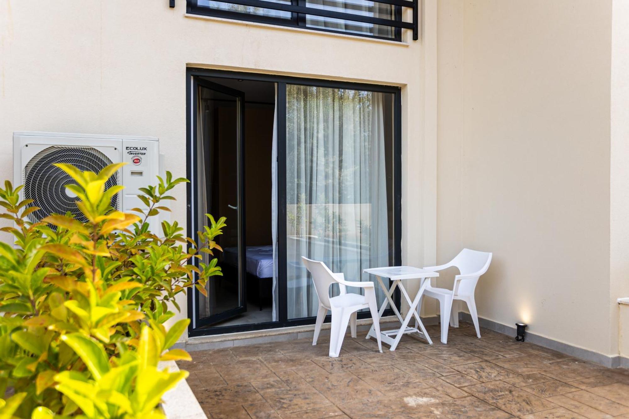 The Blue Wave Hotel Himare Eksteriør bilde