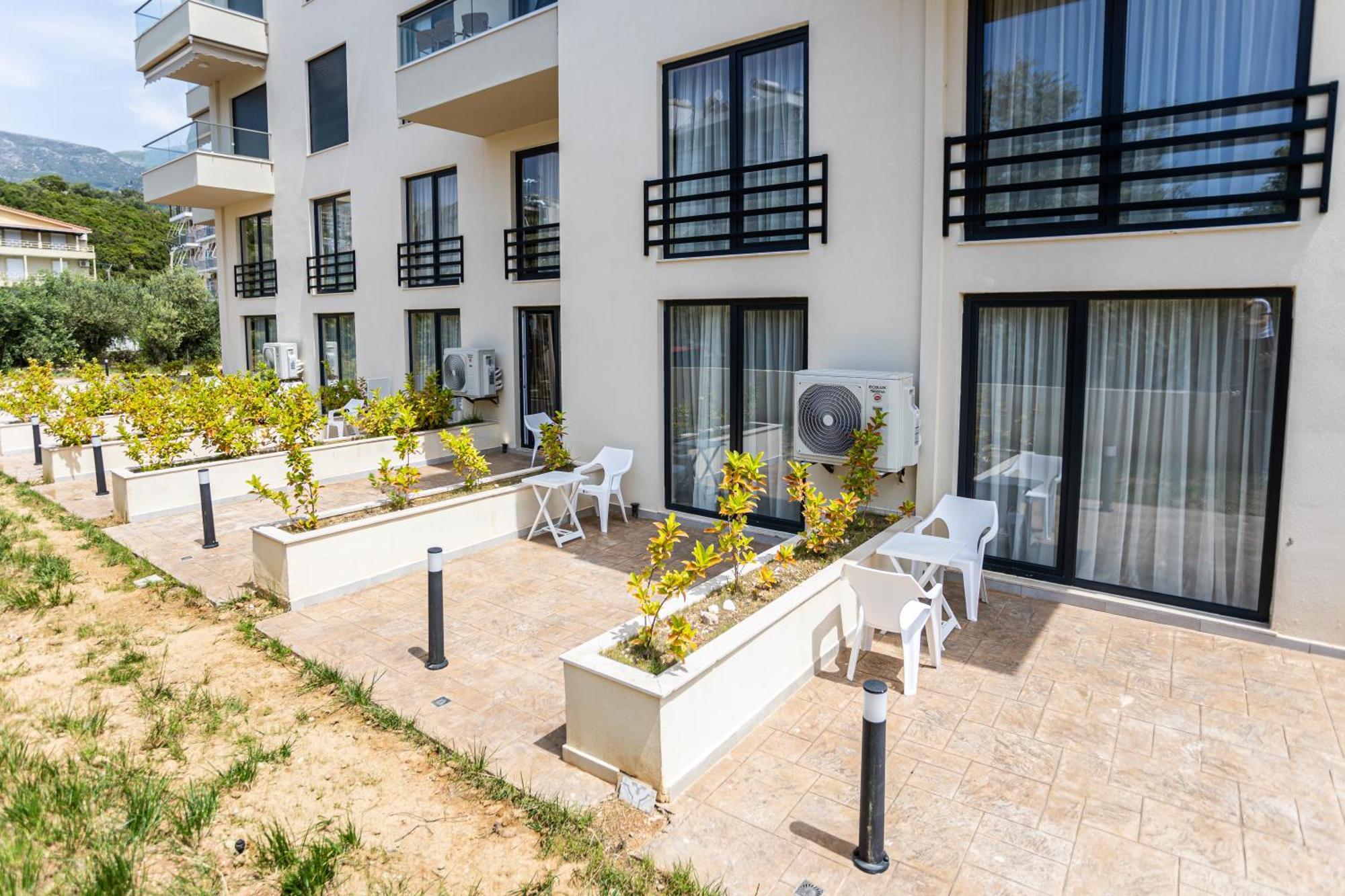 The Blue Wave Hotel Himare Eksteriør bilde